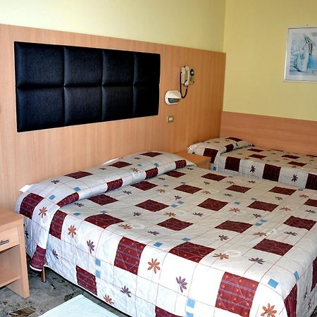 Hotel Marco Polo Белариа-Игеа Марина Стая снимка